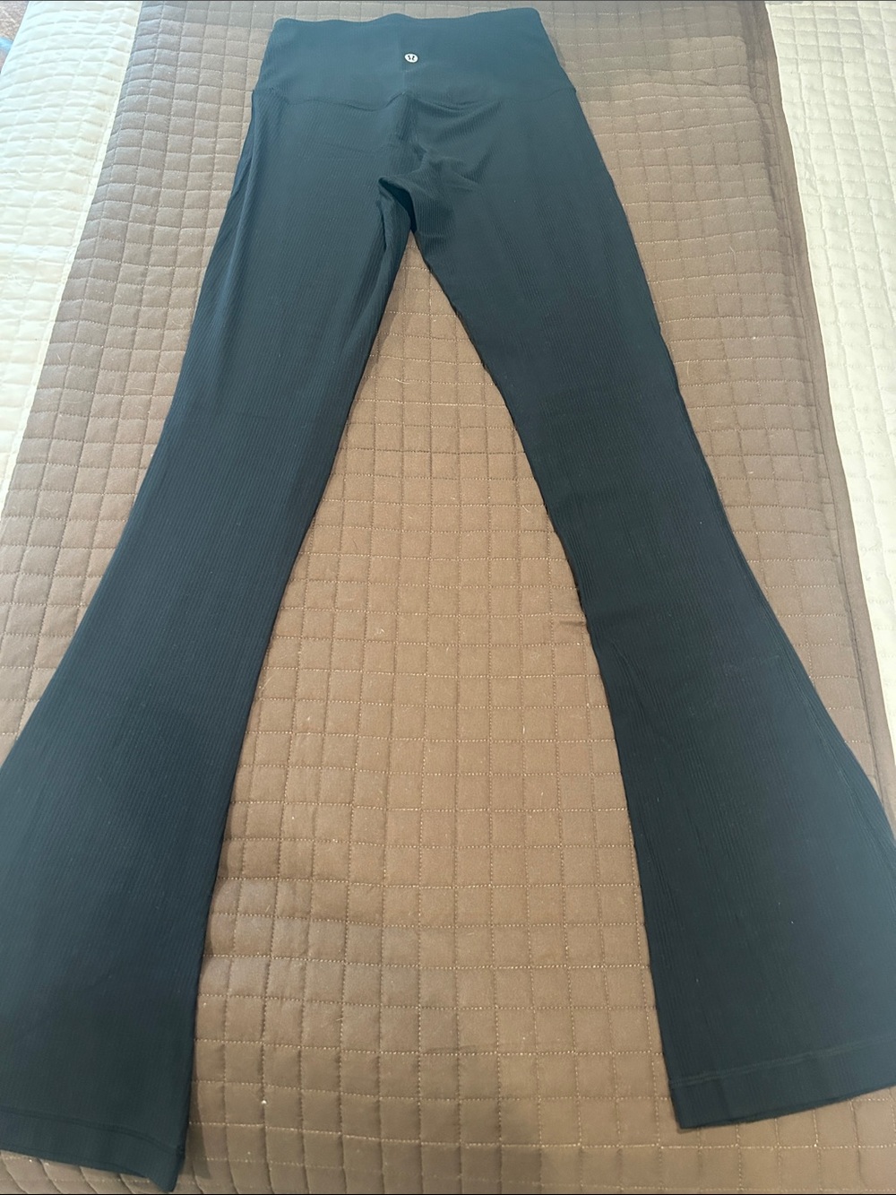 Black Lululemon Align Ribbed Flare Leggings - size 6 NWOT